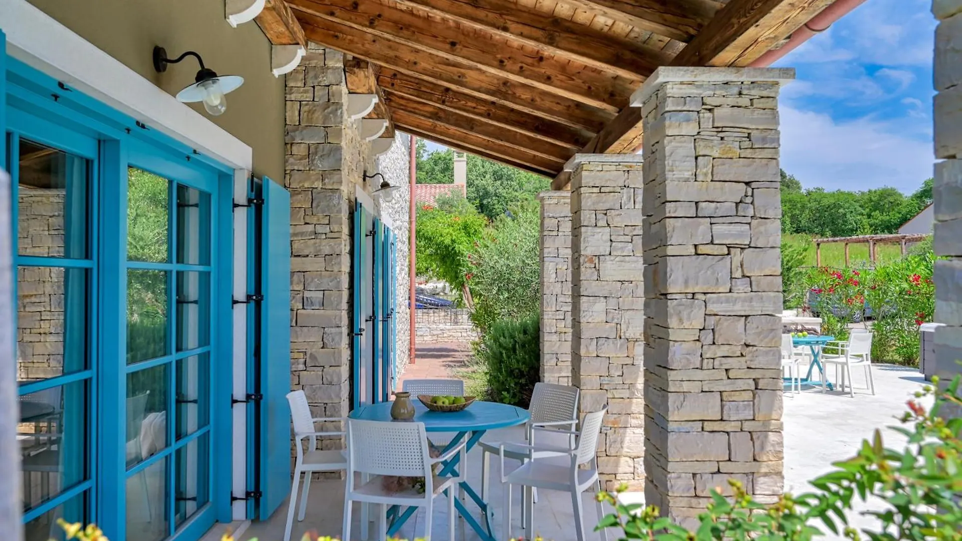 Villa Figlica For 6 People Near Umag With Private Pool, Jacuzzi & Sea View - Pet Friendly Vilanija